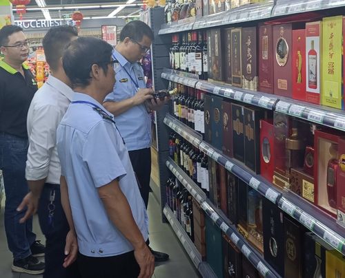 柳江區(qū)市場監(jiān)管局持續(xù)發(fā)力 特供酒“清源打鏈”專項行動筑牢酒類經營安全防線